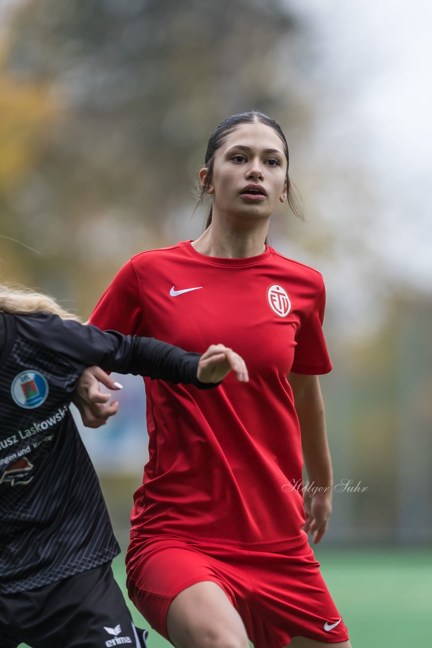 Bild 102 - wCJ VfL Pinneberg - Eimsbuettler TV : Ergebnis: 0:3